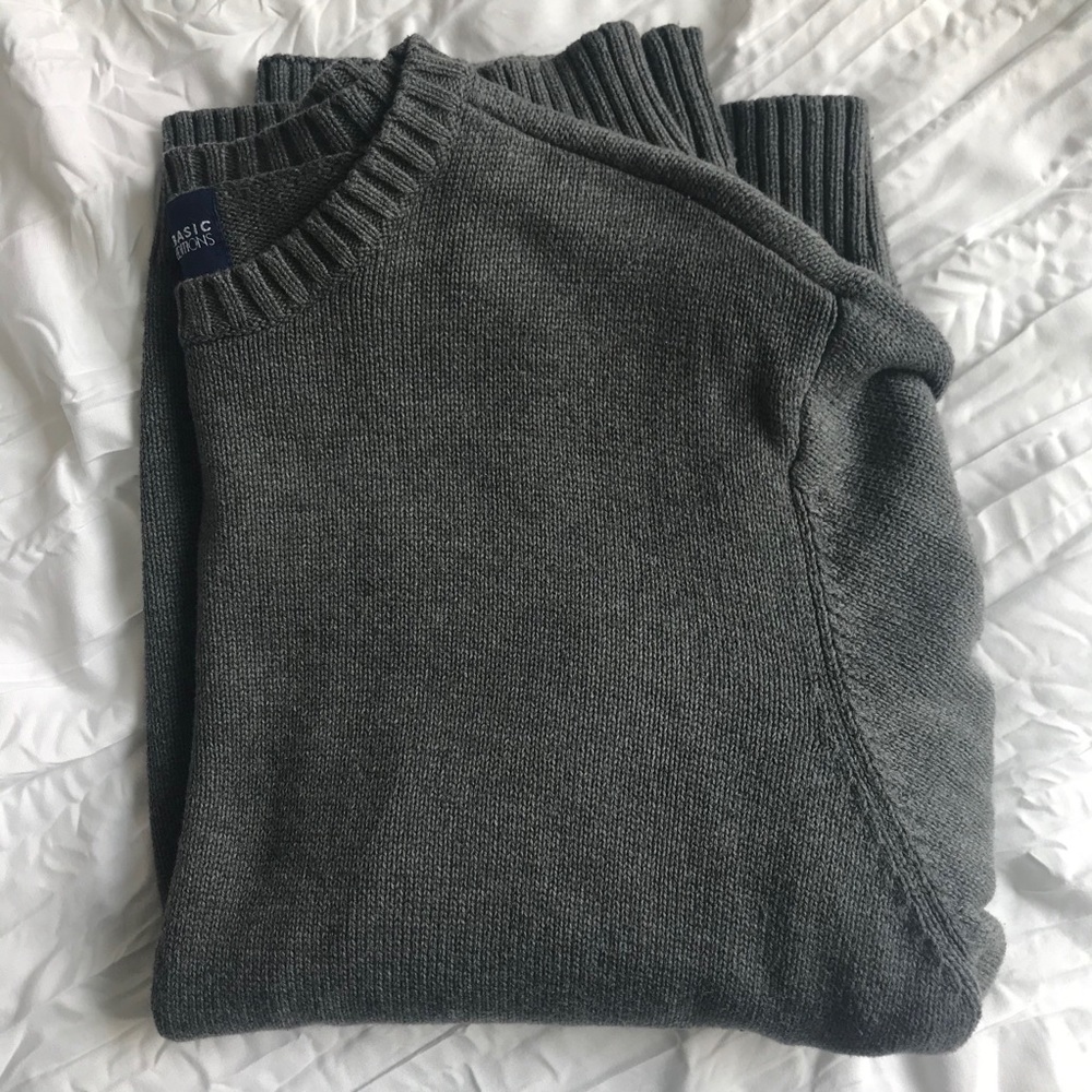 vintage grey simple classic crew neck sweater - Picture 2 of 6
